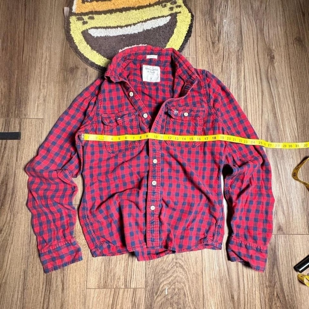 Abercrombie & Fitch red plaid button up shirt Size L (0147)